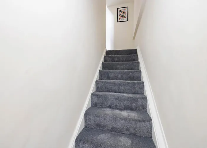 2 Bedroom Apartment On Peebles High Street