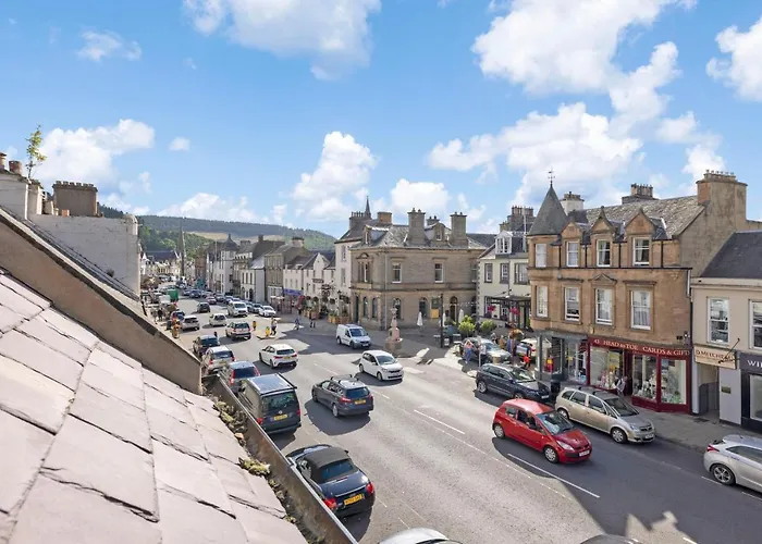 2 Bedroom Apartment On Peebles High Street