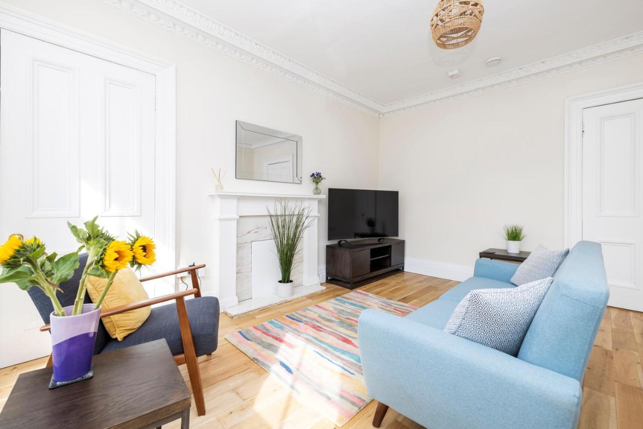 2 Bedroom On High Street Apartment Peebles
